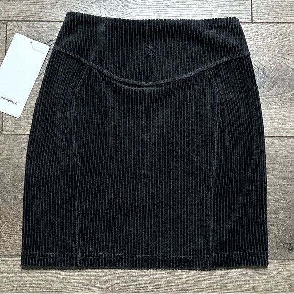 lululemon athletica Dresses & Skirts - Lululemon Scuba High Rise Mini Skirt Velvet Cord Dark Gray Size 0